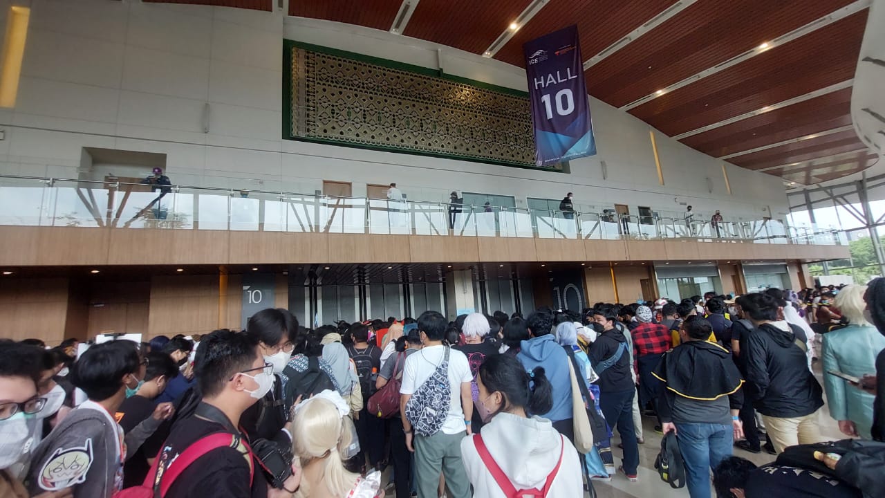 Outside hall 10